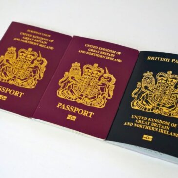 Briter som fortsatt bruker rødt pass, må sjekke gyldigheten før feriereiser