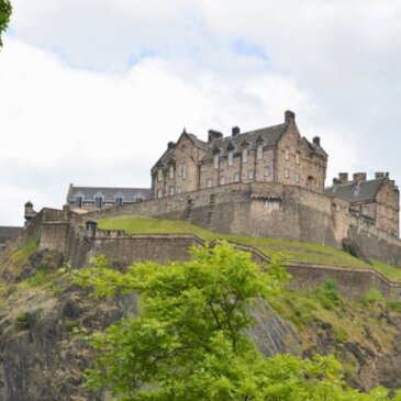 Skottland godkjenner lovforslag om besøksavgift som gjør det mulig for byer å skattlegge turister i 2026